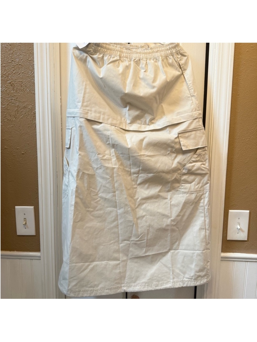 Nike Women's Cream Midi
Skirt